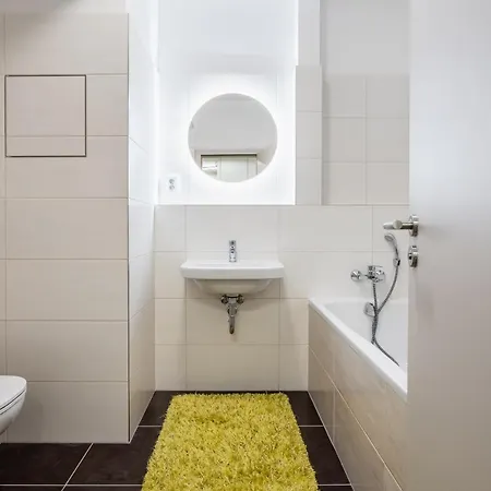 Auriapartments Libeň Nový 1kk S Garáží Apartamento Praga